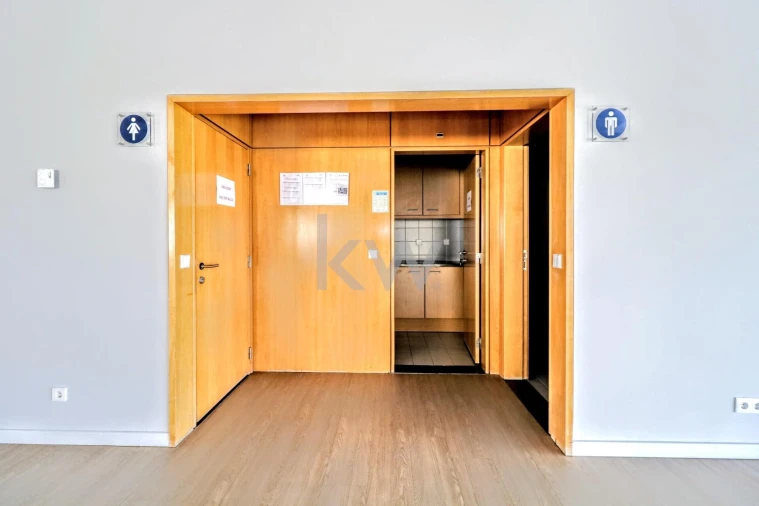 Escritório para Arrendamento em Porto Salvo Foto 9