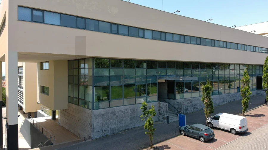 Escritório para Arrendamento em Porto Salvo Foto 1