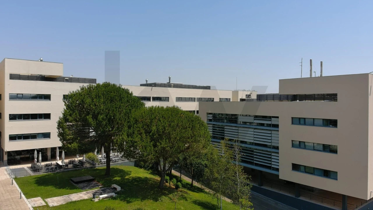 Escritório para Arrendamento em Porto Salvo Foto 12