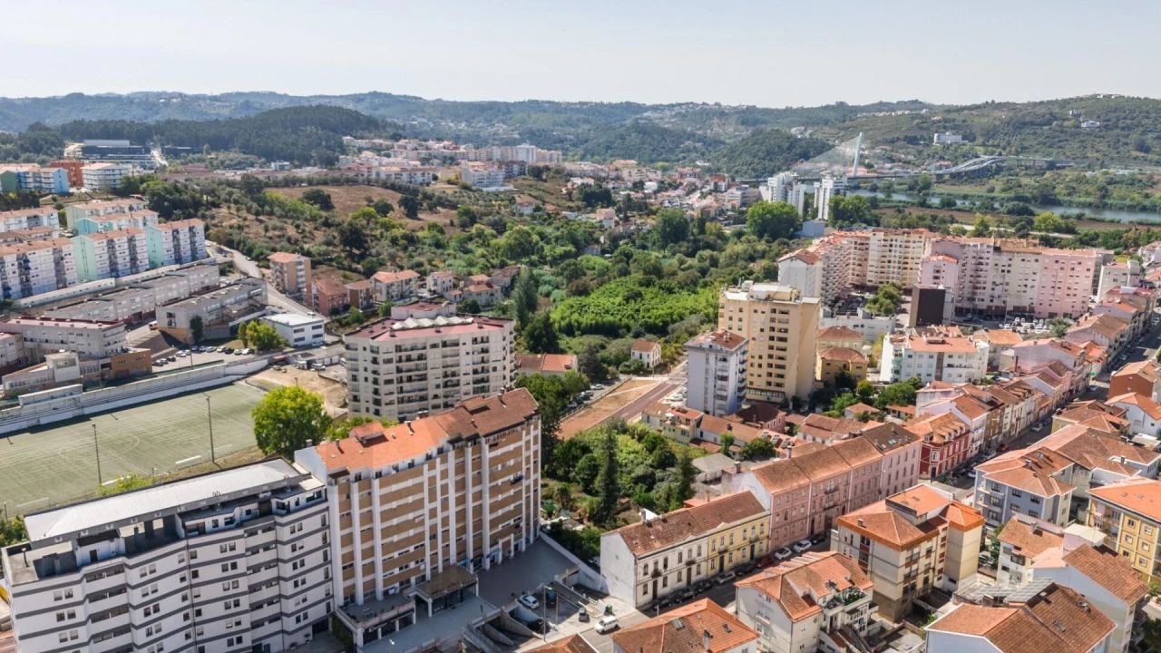 Loja para Venda em São Martinho do Bispo e Ribeira de Frades Foto 26