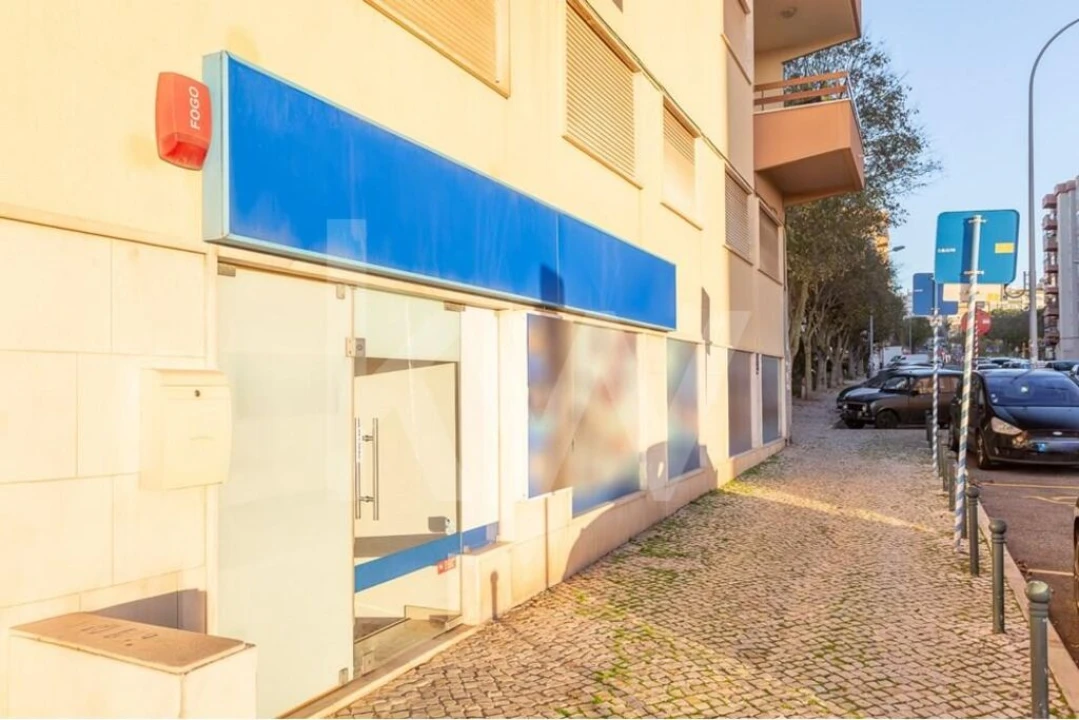 Loja para Venda em Oeiras e São Julião da Barra, Paço de Arcos e Caxias Foto 27