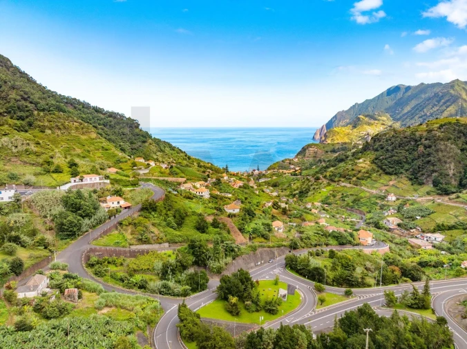 Moradia T3 para Venda em Porto da Cruz Foto 1