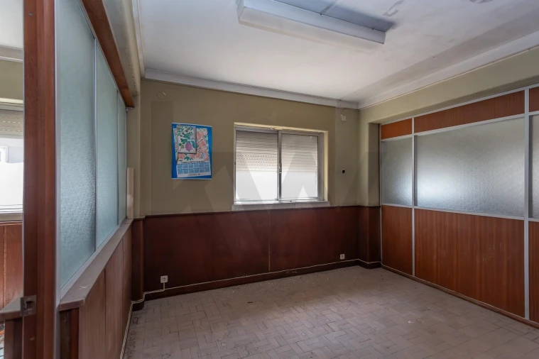 Armazém para Venda em Arroios Foto 28