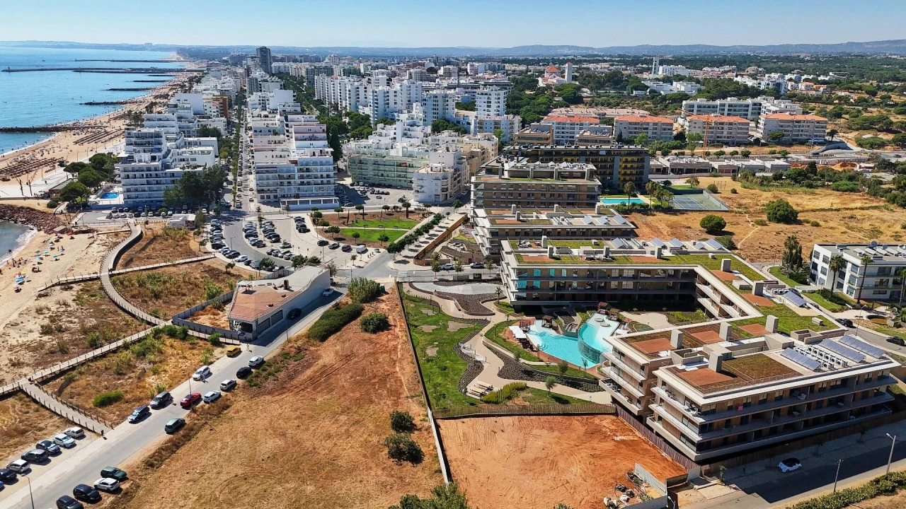 Apartamento T2 para Venda em Quarteira Foto 58