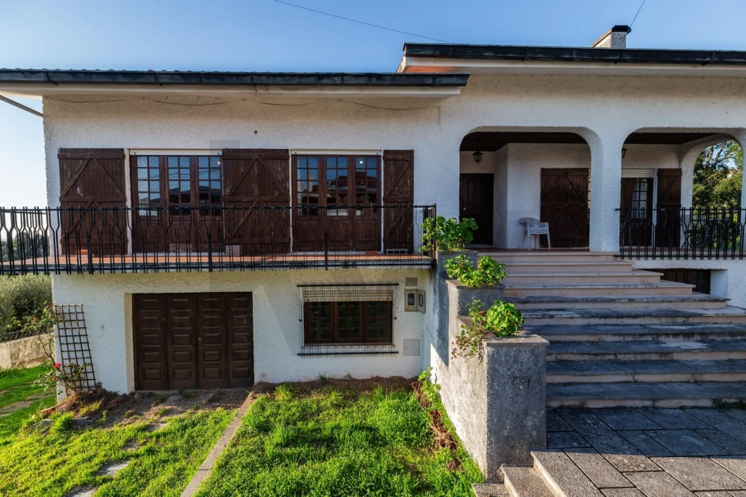 Moradia T4 para Venda em Santo Antonio dos Olivais Foto 54