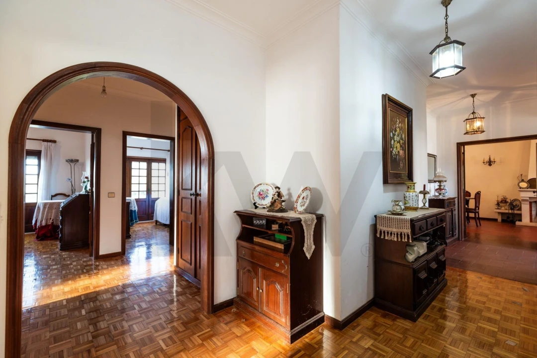 Moradia T4 para Venda em Santo Antonio dos Olivais Foto 12