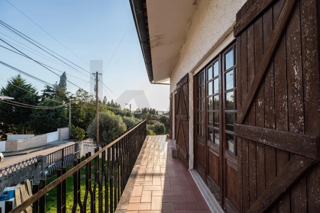 Moradia T4 para Venda em Santo Antonio dos Olivais Foto 61