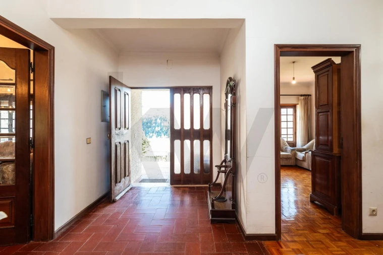 Moradia T4 para Venda em Santo Antonio dos Olivais Foto 9