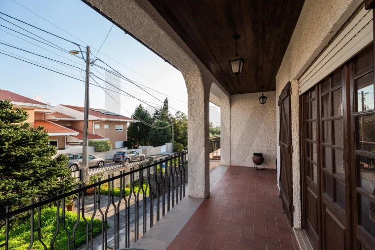 Moradia T4 para Venda em Santo Antonio dos Olivais Foto 60