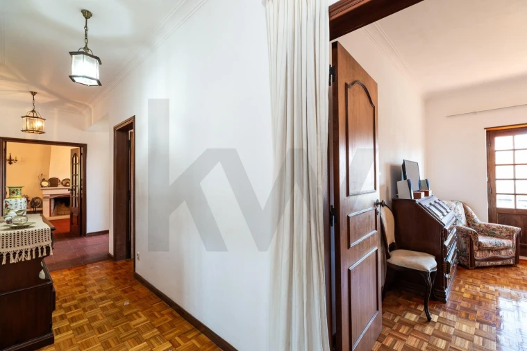 Moradia T4 para Venda em Santo Antonio dos Olivais Foto 13