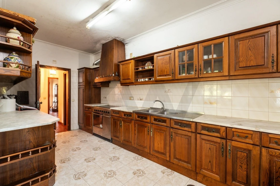 Moradia T4 para Venda em Santo Antonio dos Olivais Foto 26