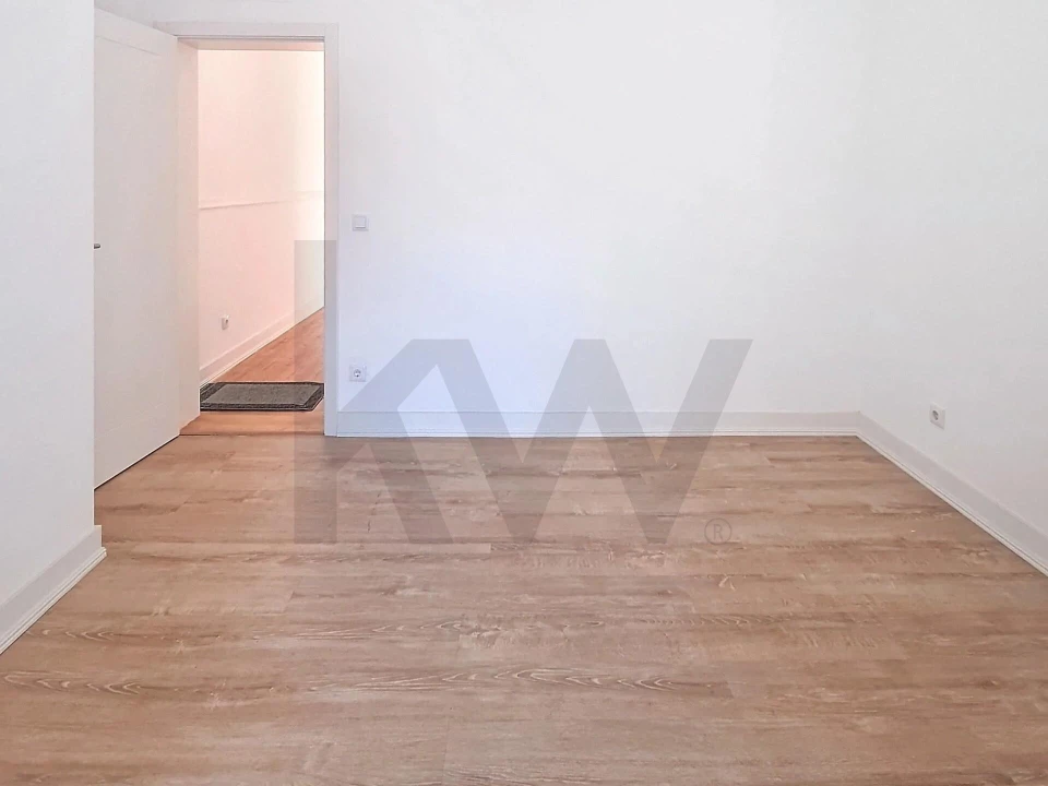 Apartamento T3 para Venda em Areeiro Foto 21