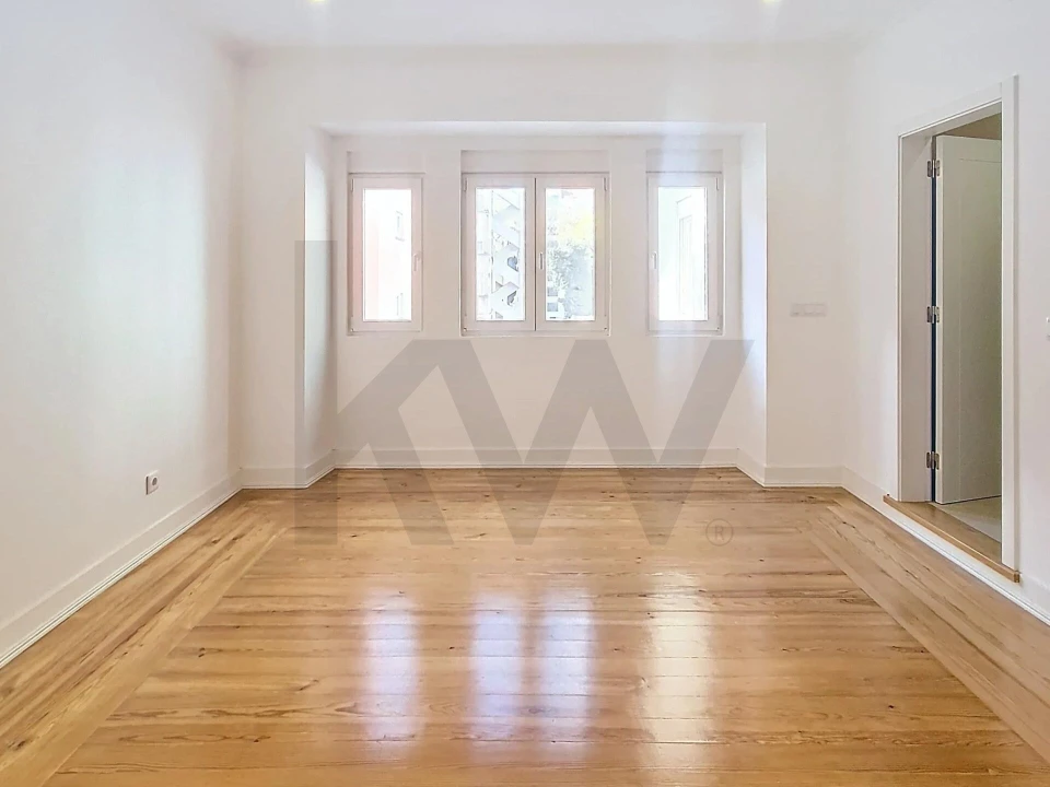 Apartamento T3 para Venda em Areeiro Foto 8