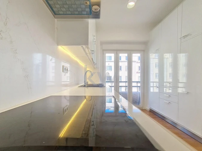 Apartamento T3 para Venda em Areeiro Foto 4
