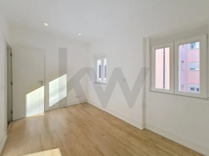 Apartamento T3 para Venda em Areeiro Foto 9