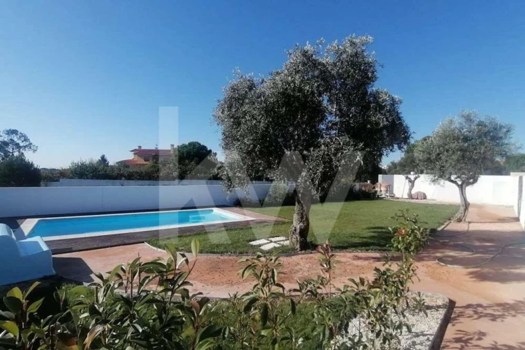 Moradia T4 para Venda em São João Baptista Foto 9