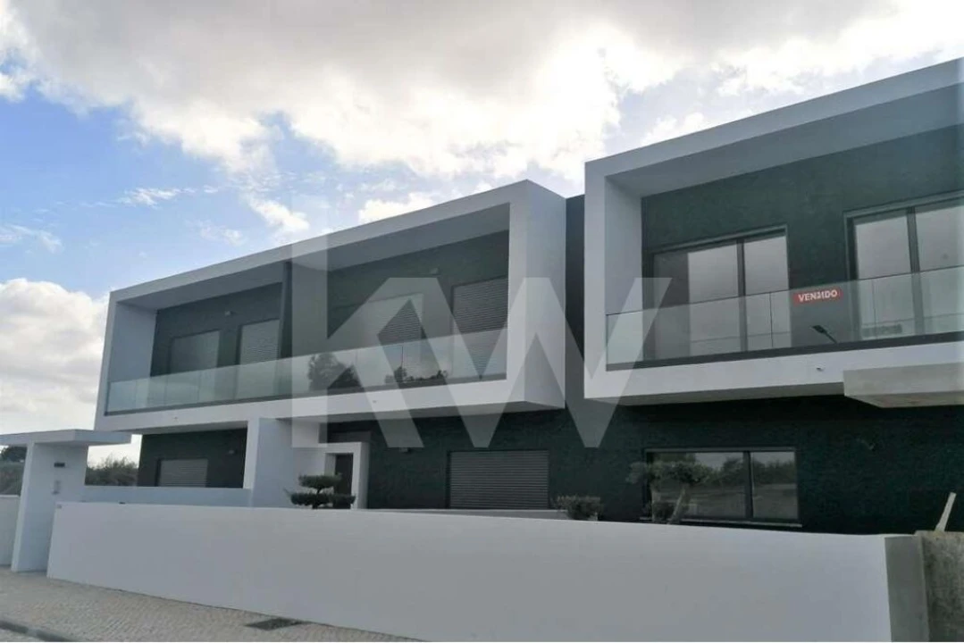 Moradia T4 para Venda em São João Baptista Foto 3