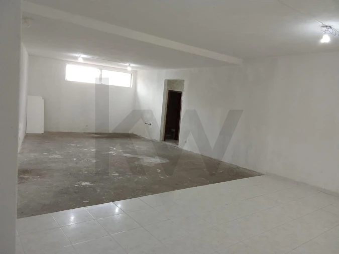 Loja para Venda em São João da Madeira Foto 2