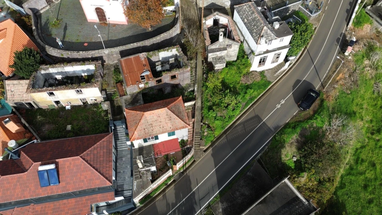 Moradia T2 para Venda em Fajã da Ovelha Foto 4