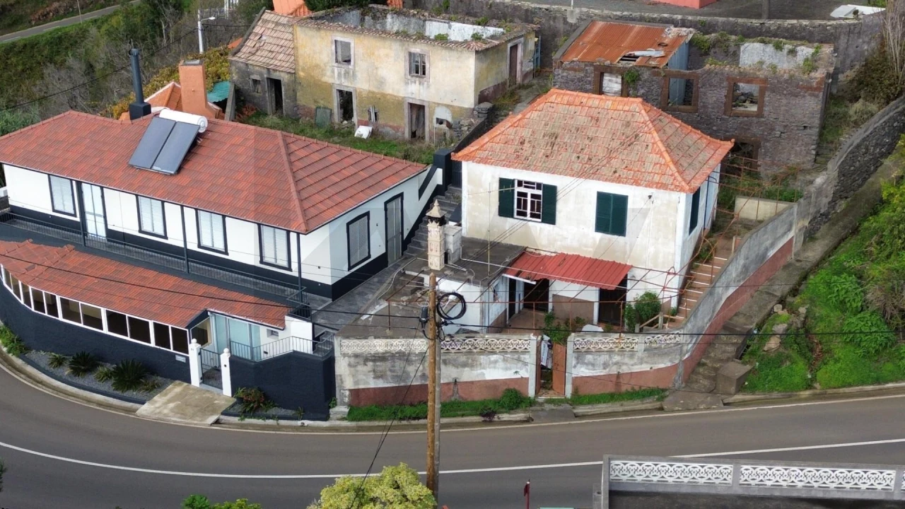 Moradia T2 para Venda em Fajã da Ovelha Foto 9