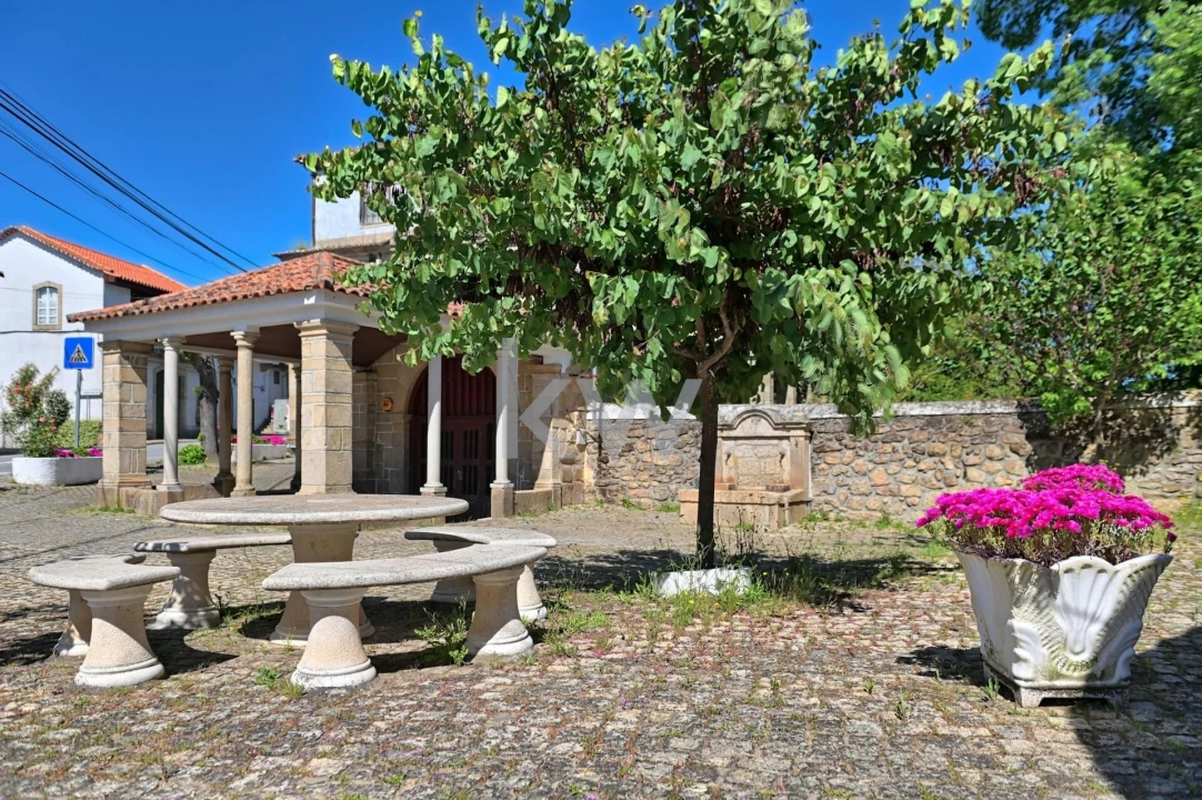 Moradia T5 para Venda em São Miguel de Acha Foto 47