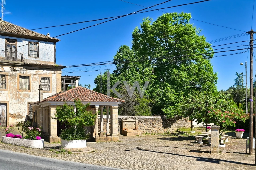 Moradia T5 para Venda em São Miguel de Acha Foto 48