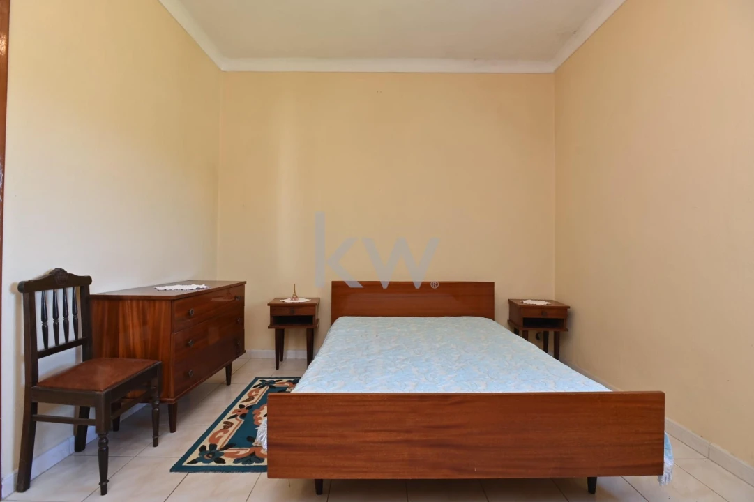 Moradia T5 para Venda em São Miguel de Acha Foto 11