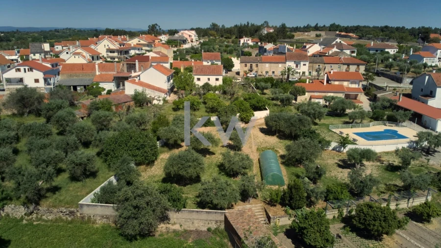 Moradia T5 para Venda em São Miguel de Acha Foto 5