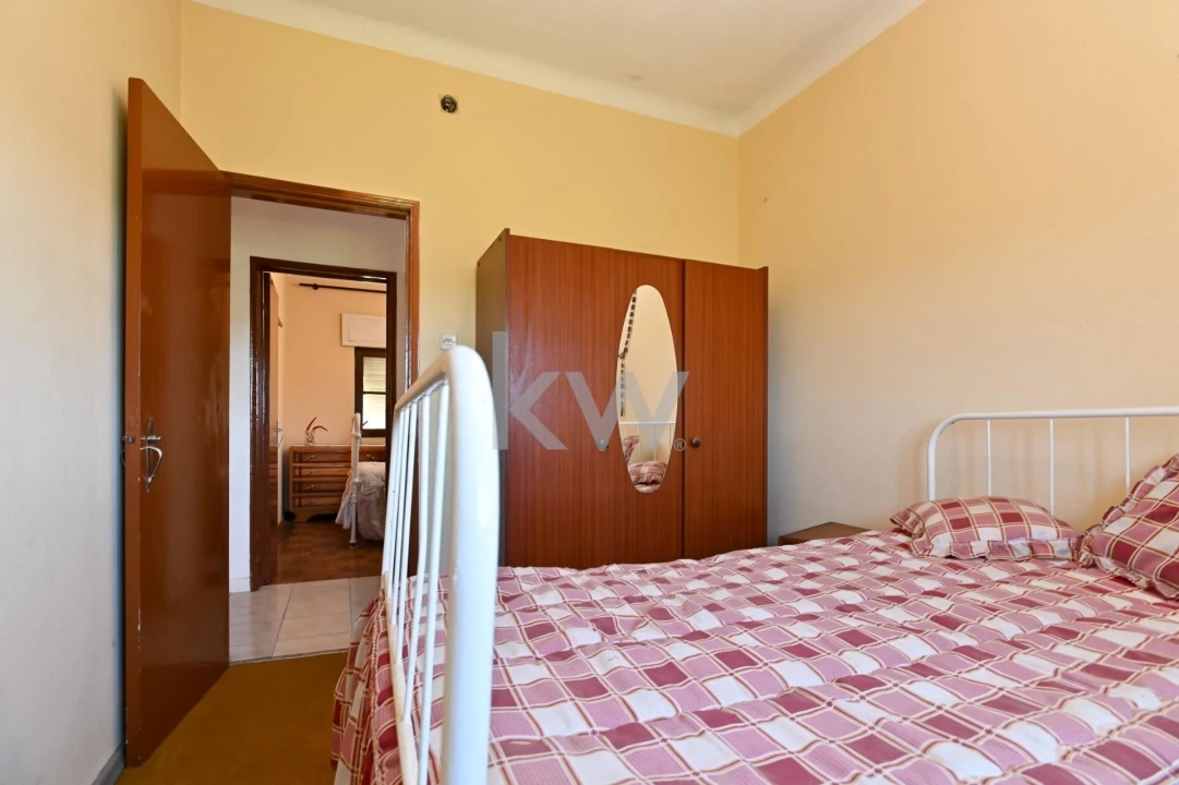 Moradia T5 para Venda em São Miguel de Acha Foto 18