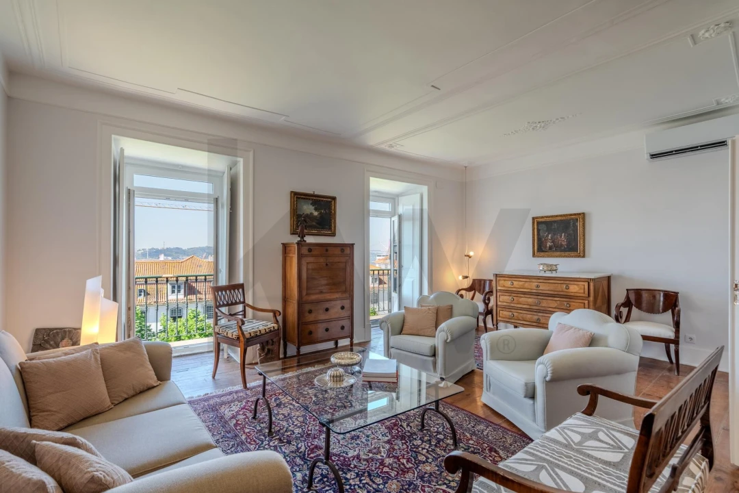 Apartamento T3 para Arrendamento em Misericórdia Foto 10