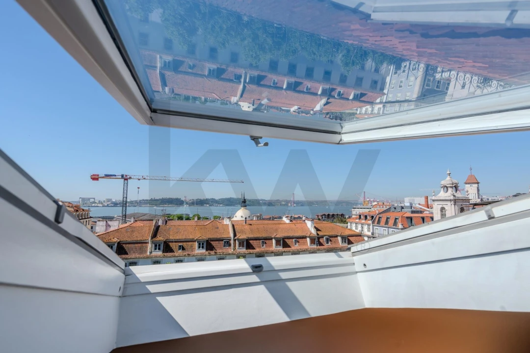 Apartamento T3 para Arrendamento em Misericórdia Foto 47