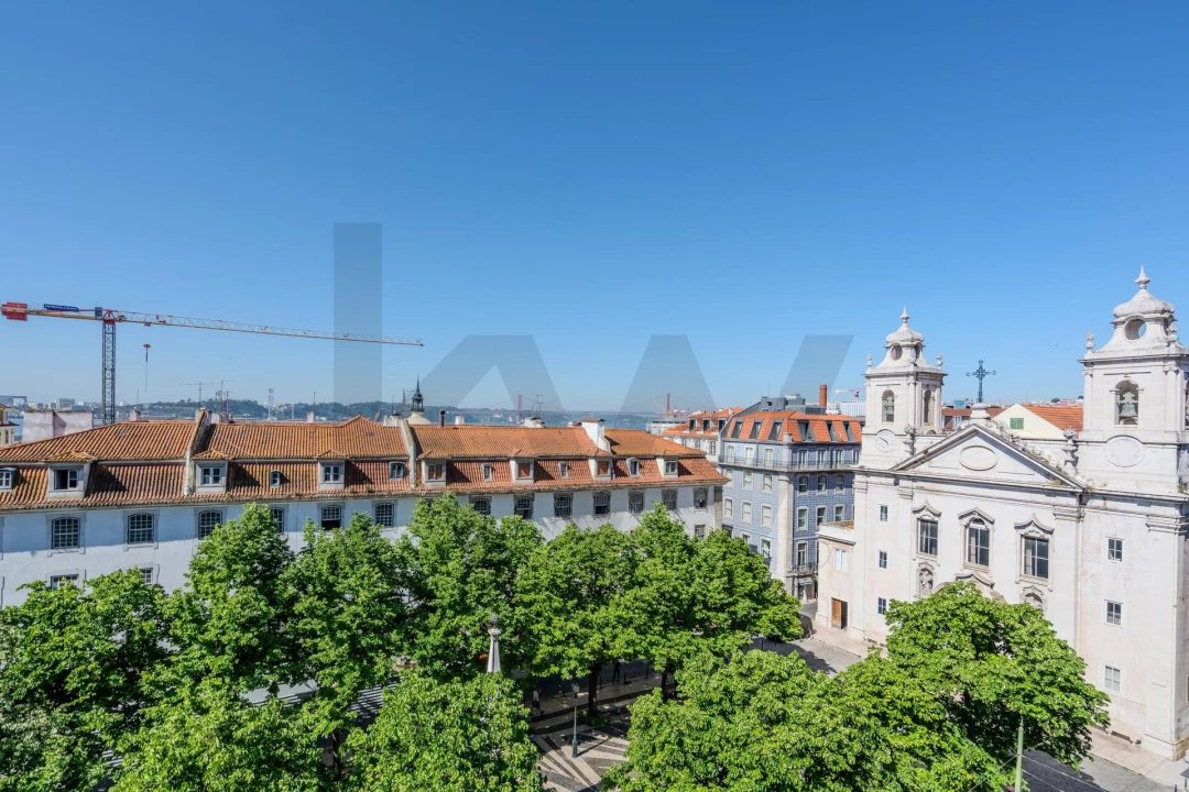 Apartamento T3 para Arrendamento em Misericórdia Foto 48