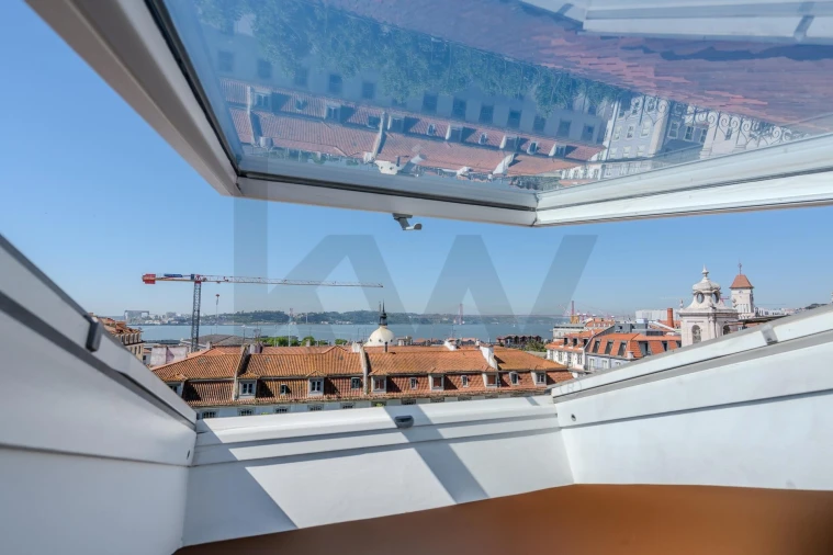 Apartamento T3 para Arrendamento em Misericórdia Foto 47