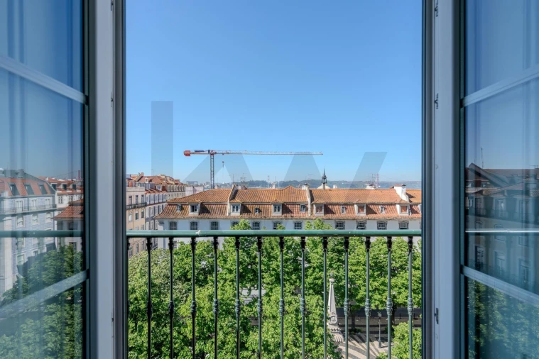 Apartamento T3 para Arrendamento em Misericórdia Foto 11