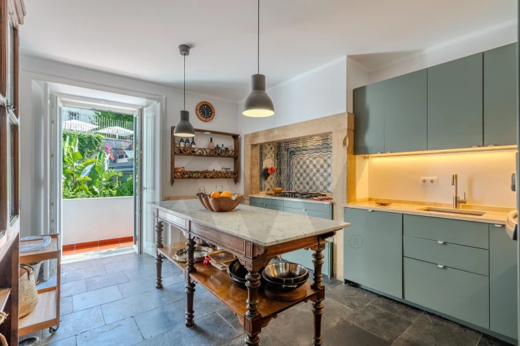 Apartamento T3 para Arrendamento em Misericórdia Foto 2