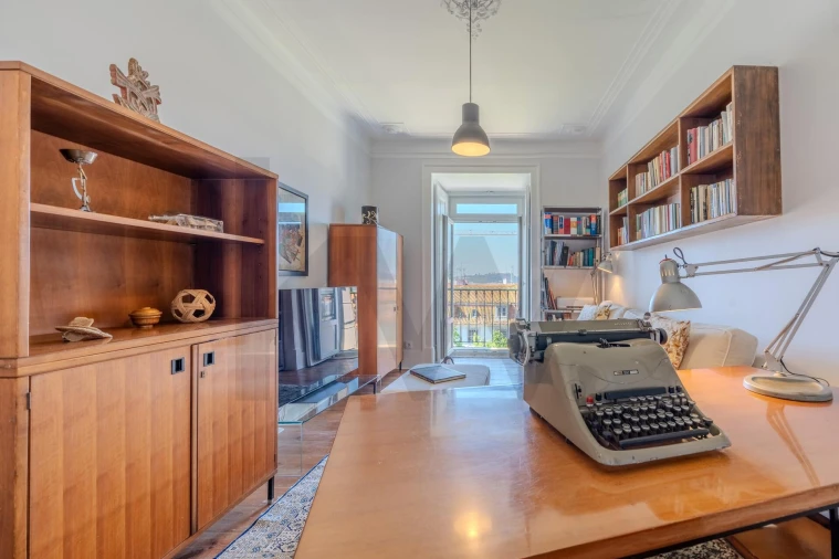 Apartamento T3 para Arrendamento em Misericórdia Foto 14