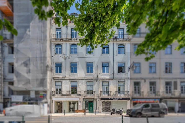 Apartamento T3 para Arrendamento em Misericórdia Foto 50