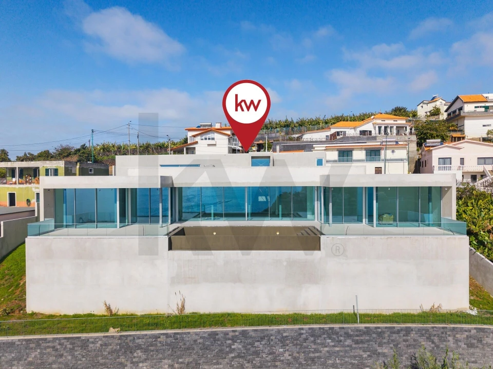 Moradia T3 para Venda em Arco da Calheta Foto 2