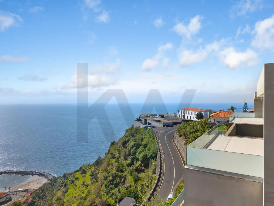 Moradia T3 para Venda em Arco da Calheta Foto 16