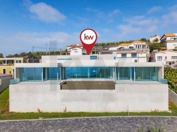 Moradia T3 para Venda em Arco da Calheta