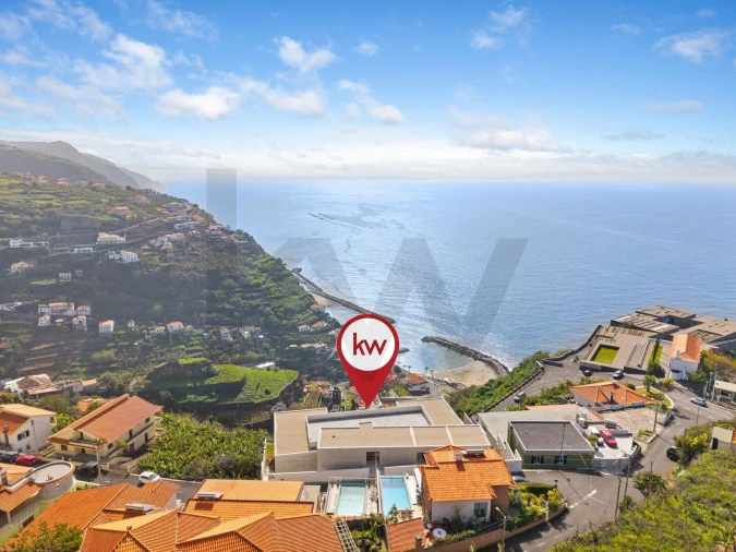 Moradia T3 para Venda em Arco da Calheta Foto 22