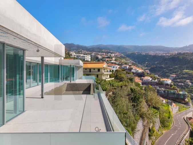 Moradia T3 para Venda em Arco da Calheta Foto 3