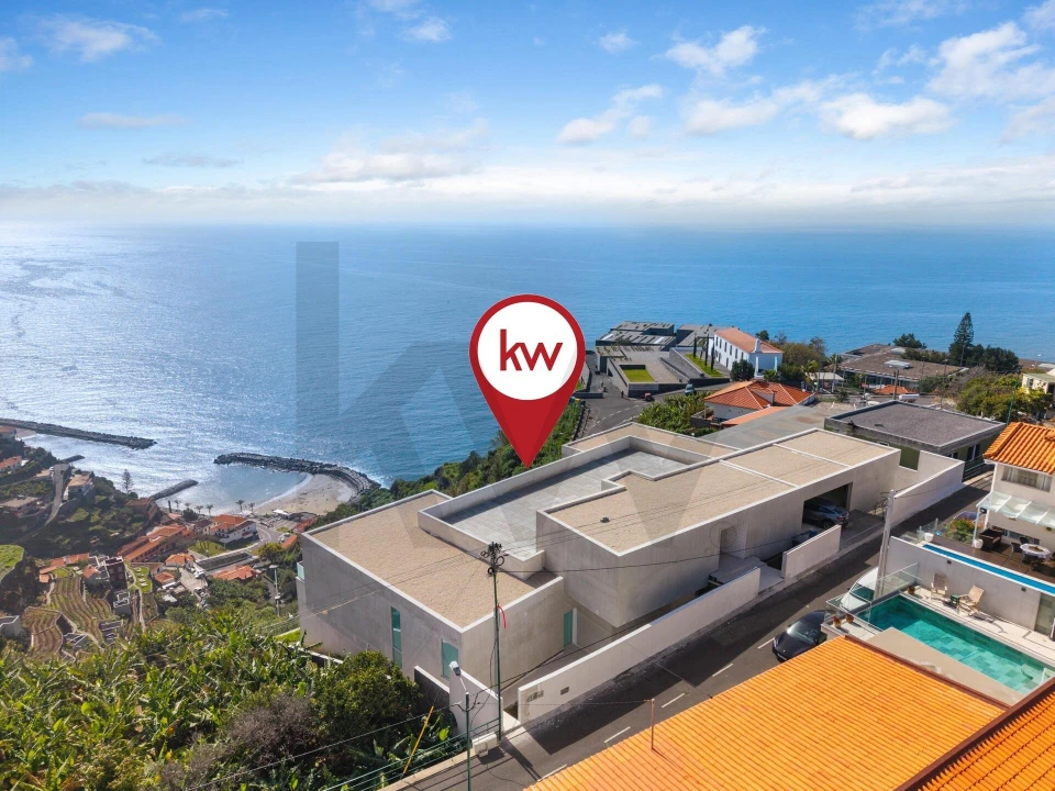 Moradia T3 para Venda em Arco da Calheta Foto 1