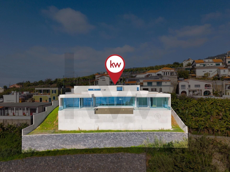 Moradia T3 para Venda em Arco da Calheta Foto 7