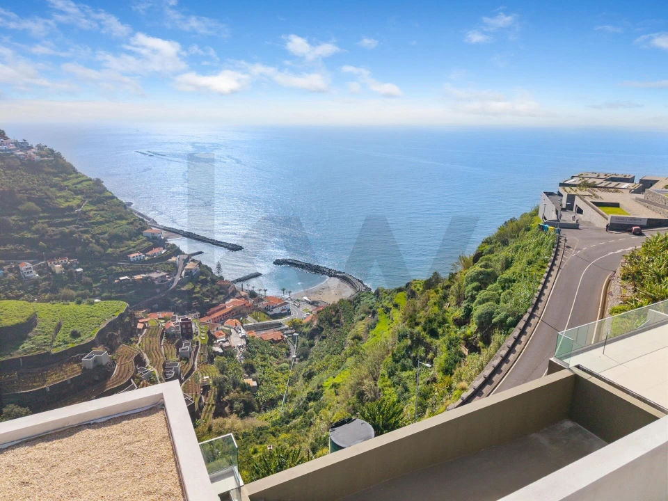 Moradia T3 para Venda em Arco da Calheta Foto 14