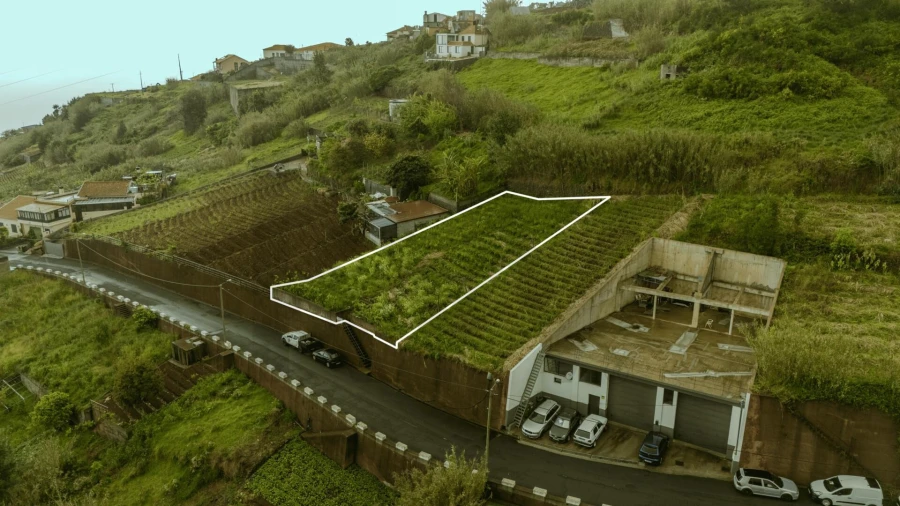 Terreno para Venda em Canhas Foto 1