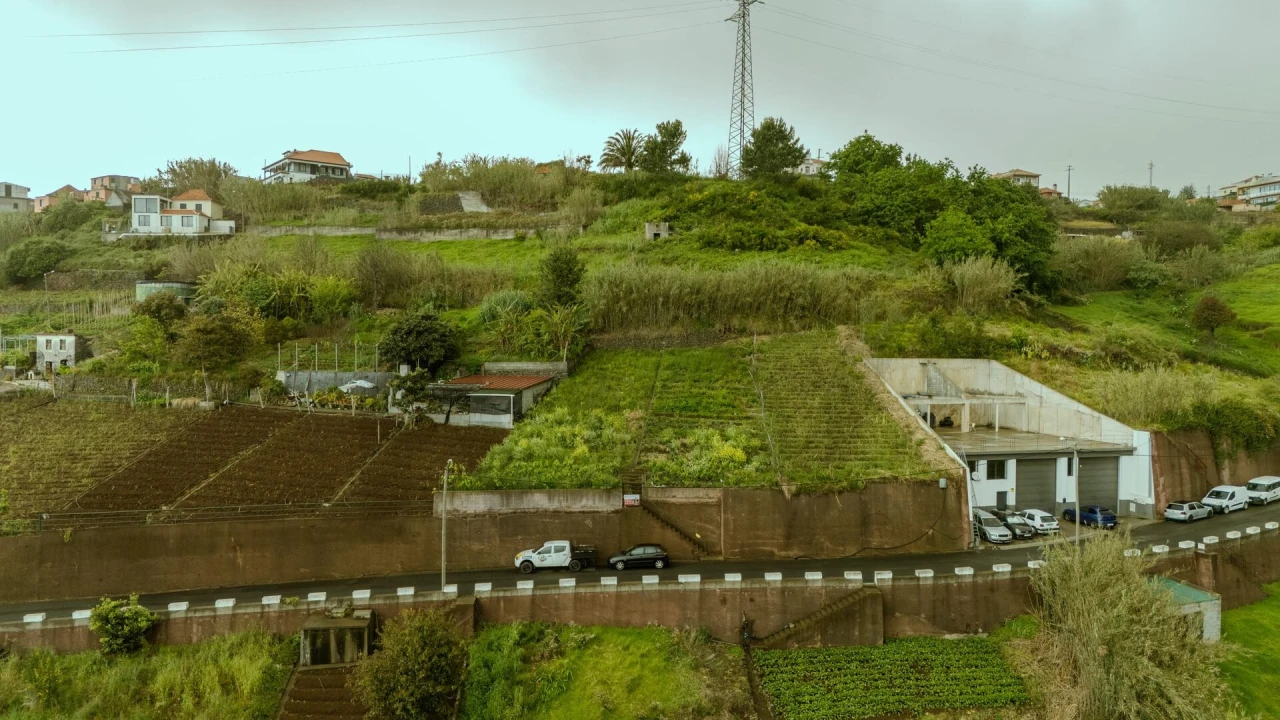 Terreno para Venda em Canhas Foto 7
