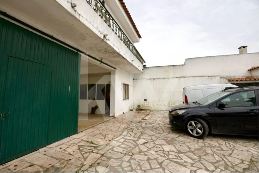 Moradia T5 para Venda em Santa Maria do Castelo e Santiago e Santa Susana Foto 31