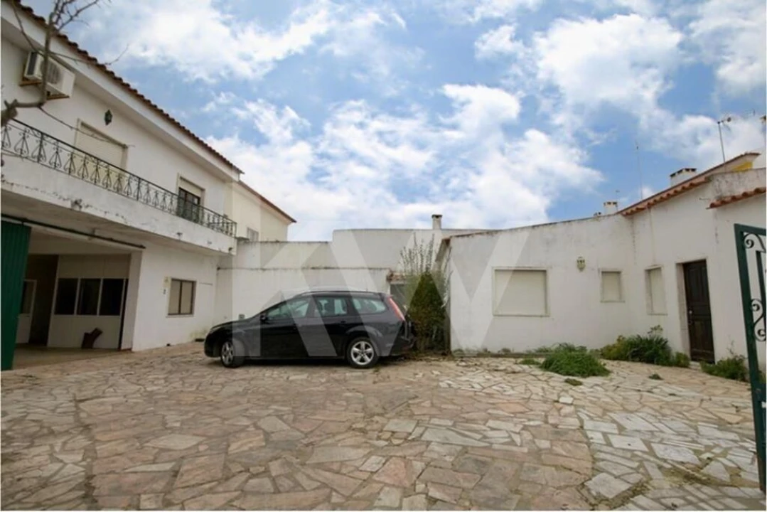 Moradia T5 para Venda em Santa Maria do Castelo e Santiago e Santa Susana Foto 32