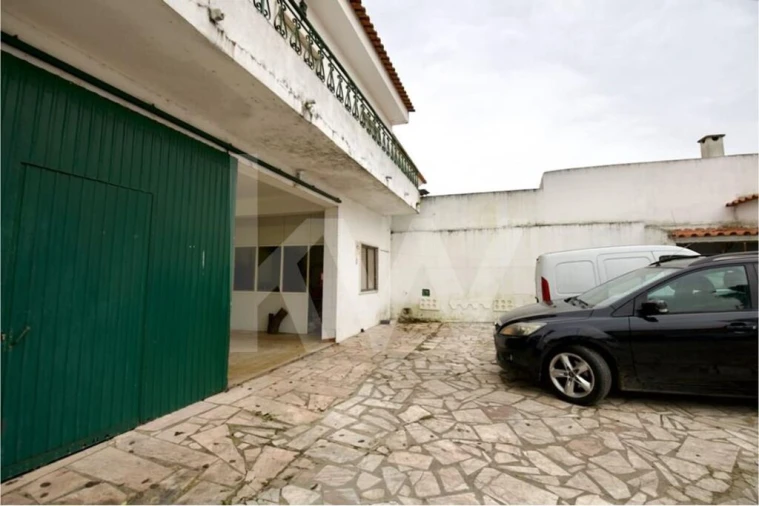 Moradia T5 para Venda em Santa Maria do Castelo e Santiago e Santa Susana Foto 29